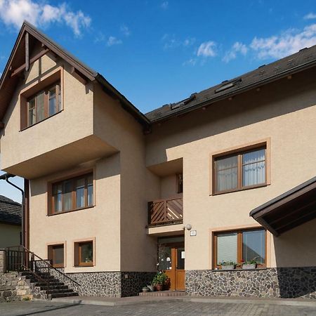 Vila Michal Bešeňová Buitenkant foto