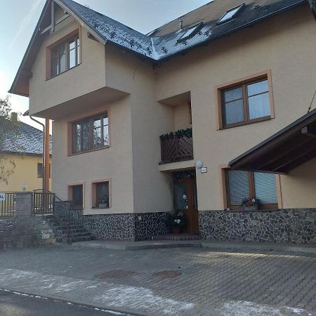 Vila Michal Bešeňová Buitenkant foto